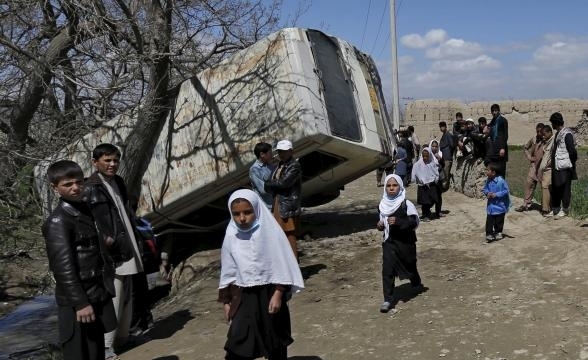 Afghanistan: Đánh bom xe buýt chở nhân viên giáo dục, 9 người thương vong